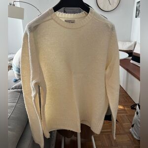100% Lamb’s Wool Sweater